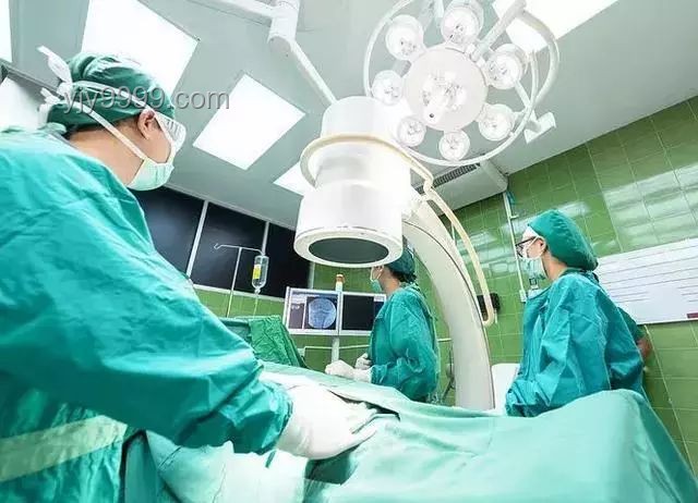 **陈乔恩确诊盲肠炎：健康意识提升与医疗技术革新的交汇点**